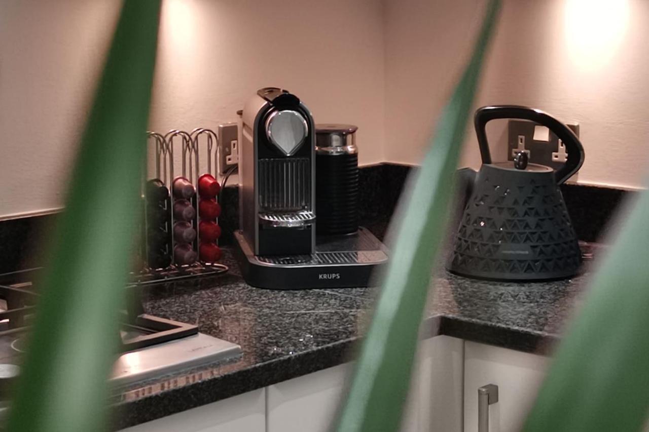 Perfectly Located 4 Storey Townhouse With 2 Parking Spaces In Central Harrogate Eksteriør bilde